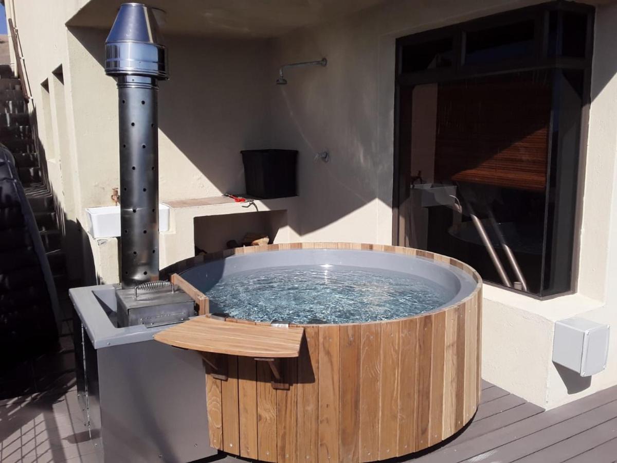 Whale Huys Luxury Oceanfront Eco Villa Gansbaai Esterno foto
