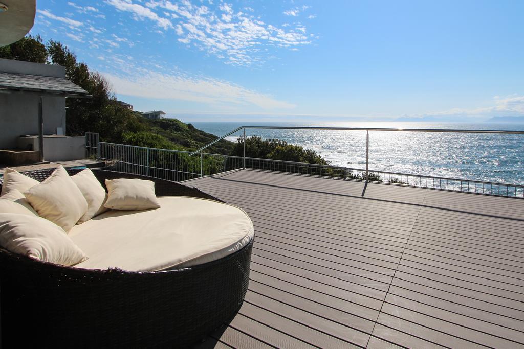 Whale Huys Luxury Oceanfront Eco Villa Gansbaai Esterno foto