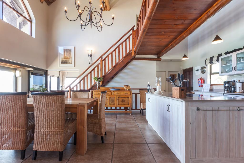 Whale Huys Luxury Oceanfront Eco Villa Gansbaai Esterno foto
