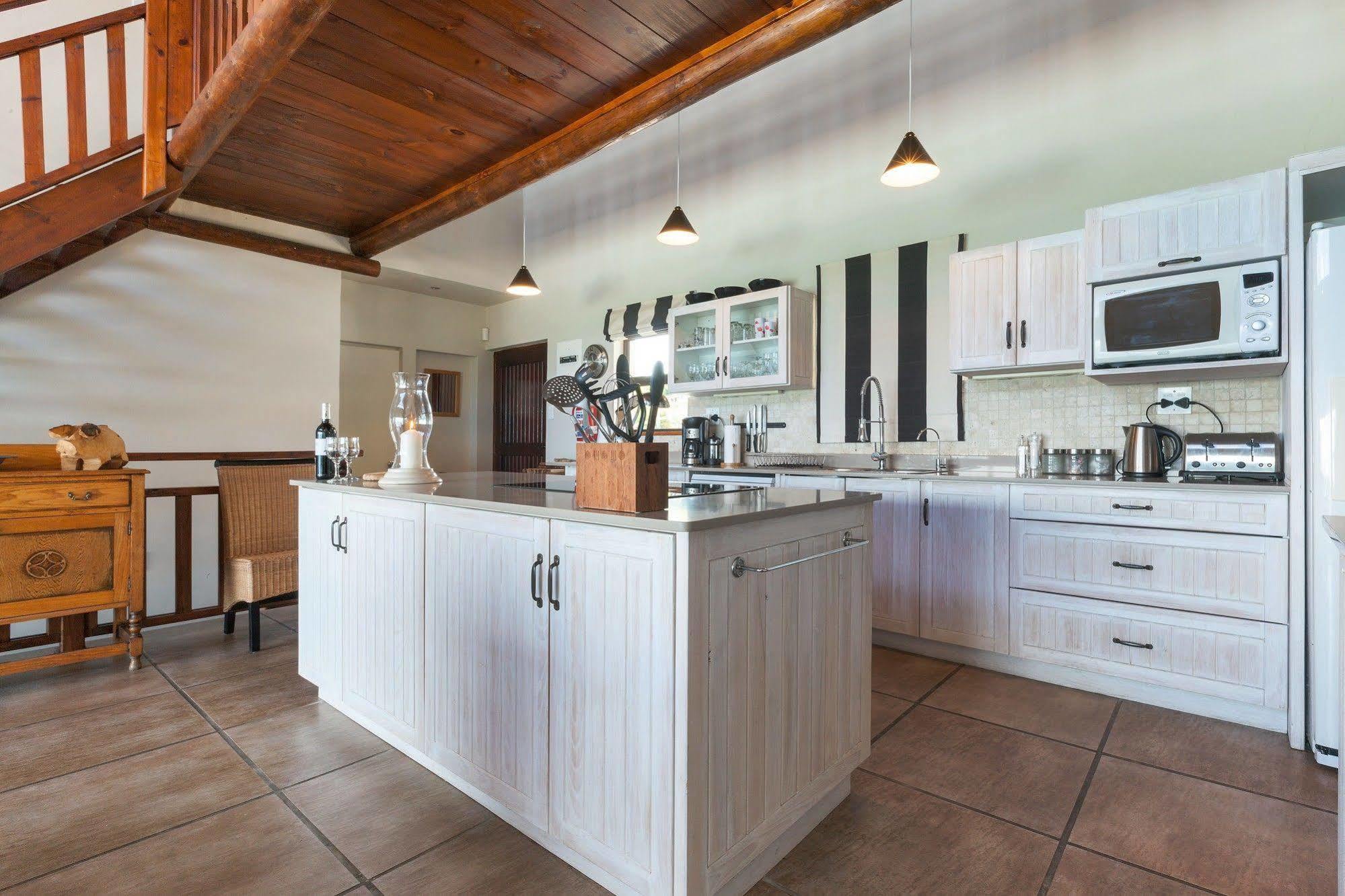 Whale Huys Luxury Oceanfront Eco Villa Gansbaai Esterno foto