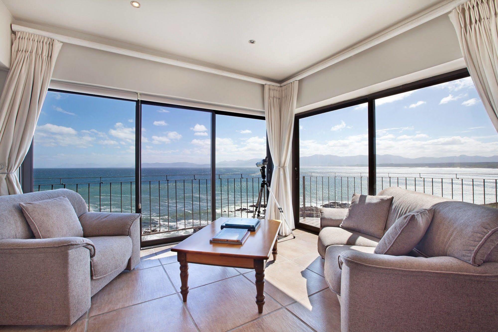 Whale Huys Luxury Oceanfront Eco Villa Gansbaai Esterno foto