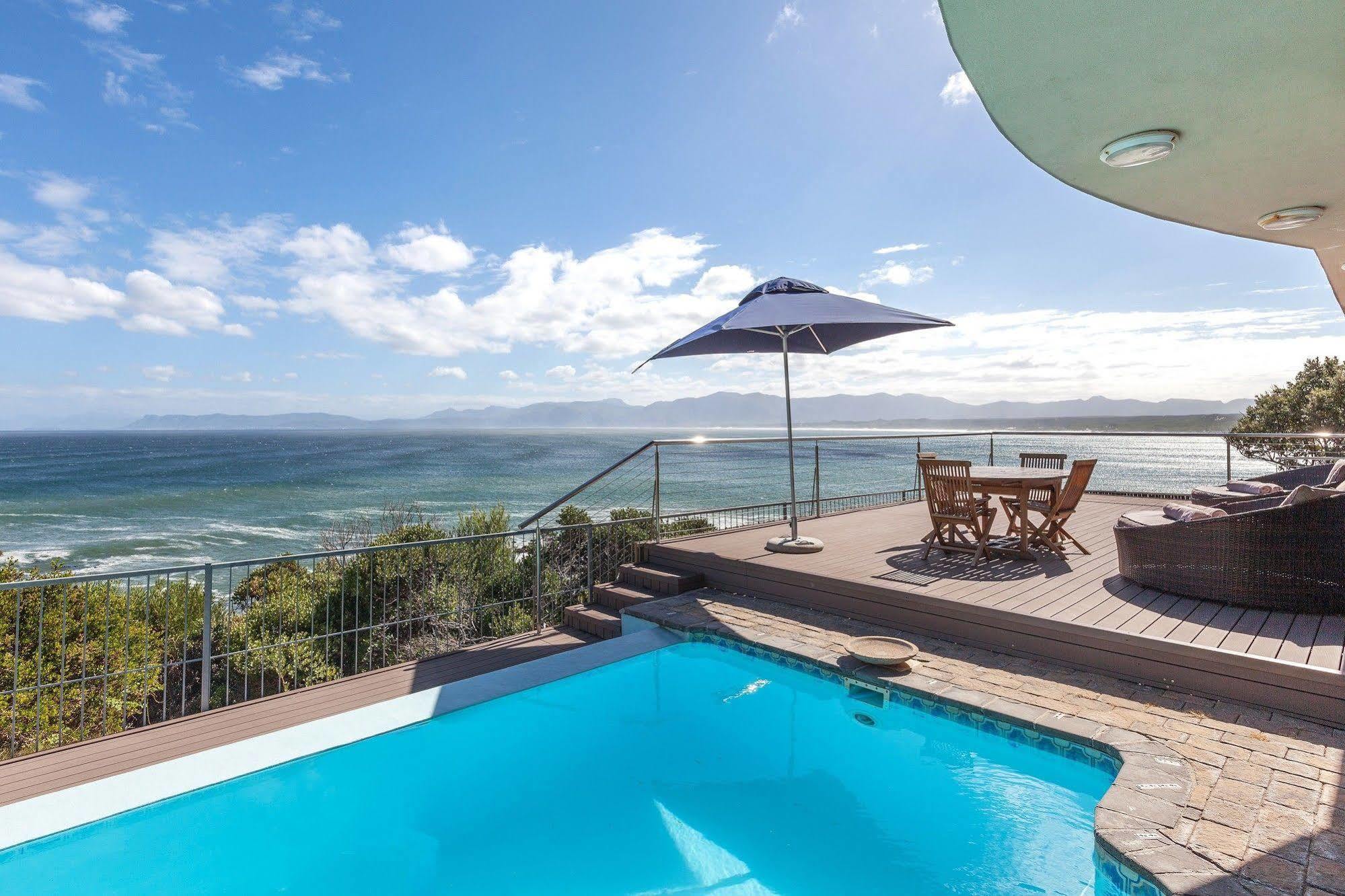 Whale Huys Luxury Oceanfront Eco Villa Gansbaai Esterno foto