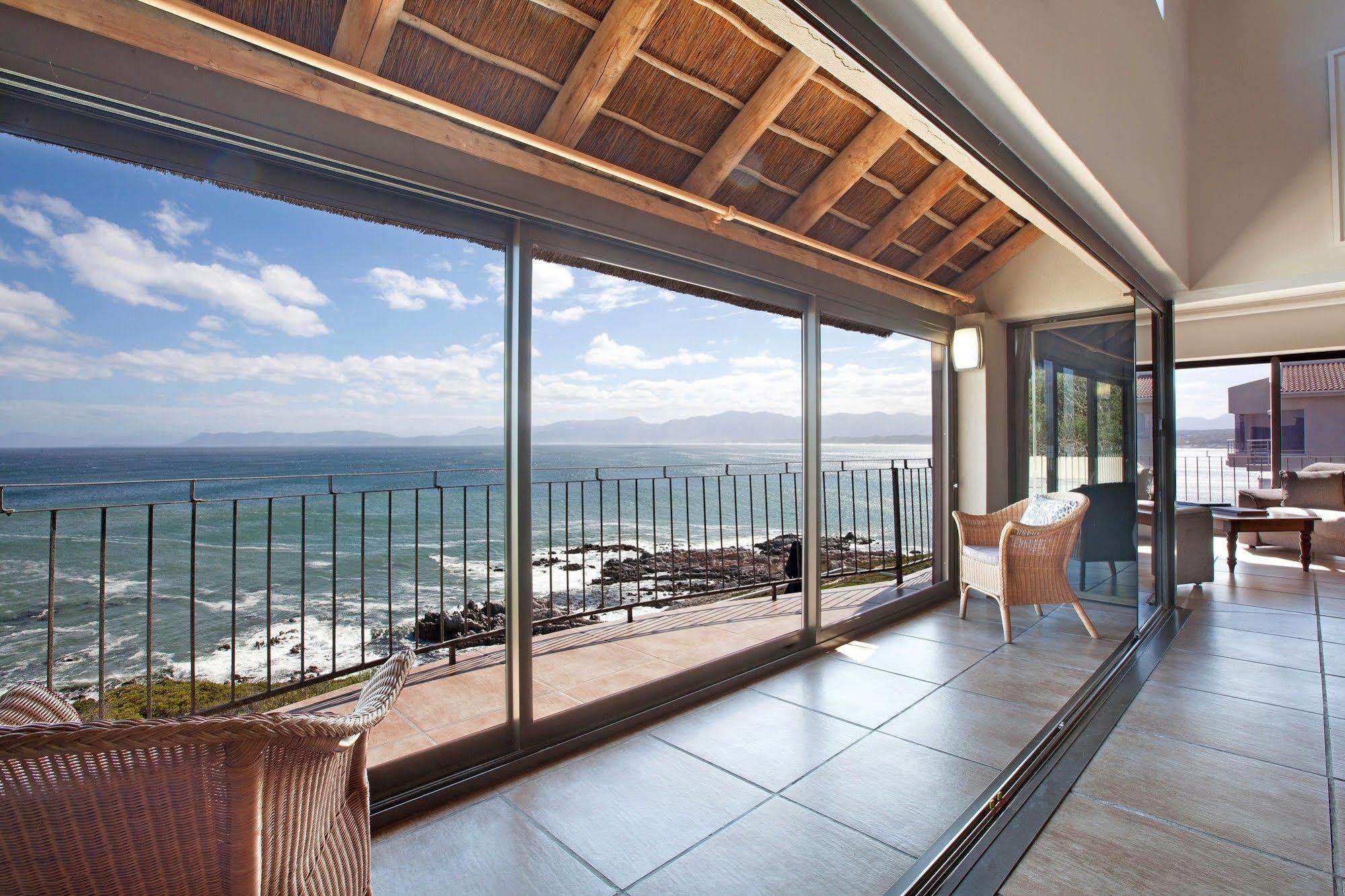 Whale Huys Luxury Oceanfront Eco Villa Gansbaai Esterno foto