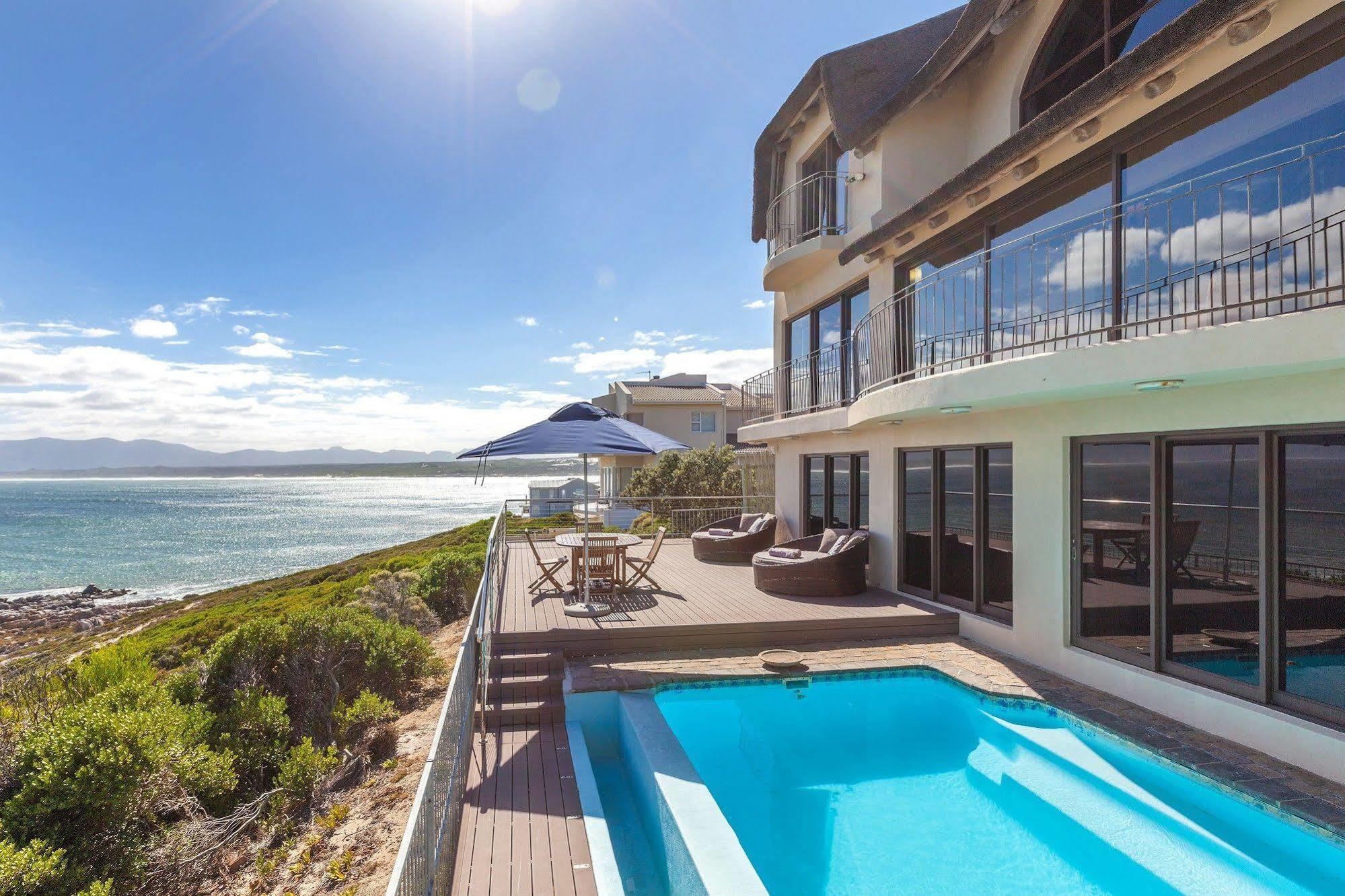 Whale Huys Luxury Oceanfront Eco Villa Gansbaai Esterno foto