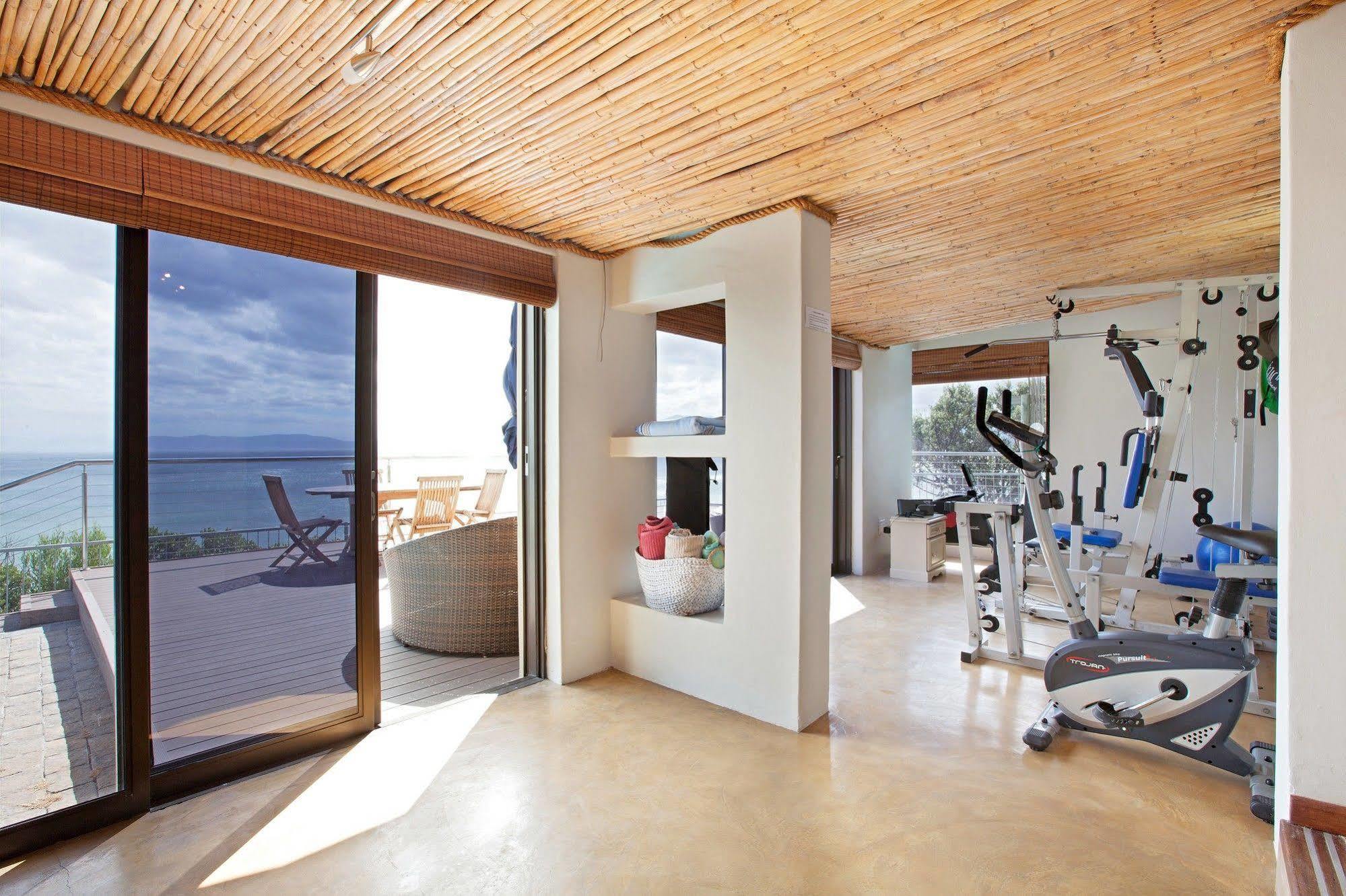 Whale Huys Luxury Oceanfront Eco Villa Gansbaai Esterno foto