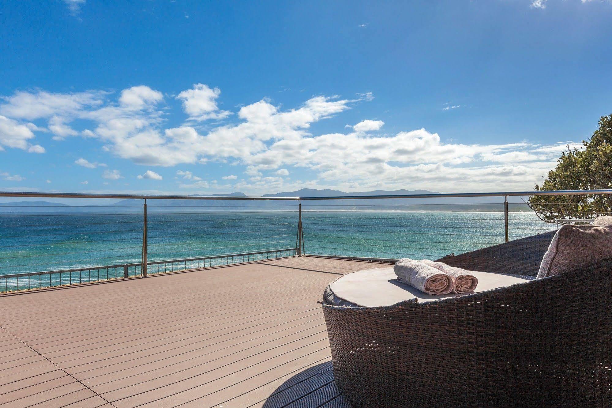 Whale Huys Luxury Oceanfront Eco Villa Gansbaai Esterno foto